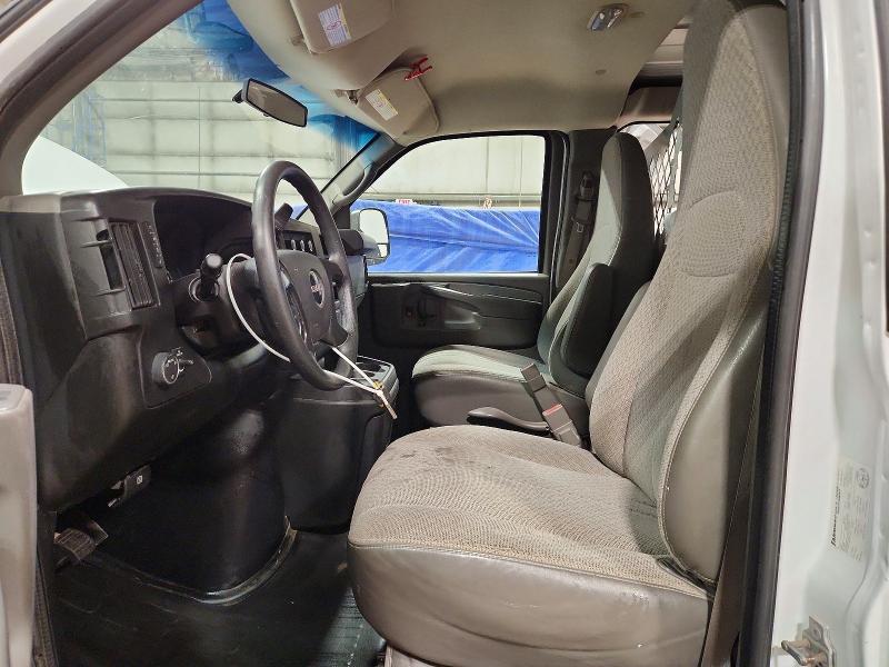 52675206 :رقم المزاد ، 1GTW7FCF2F1174292 vin ، 2015 Gmc Savana مزاد بيع