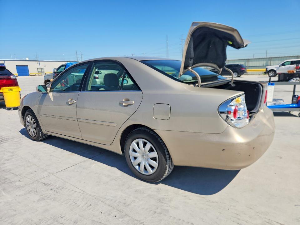 53628856 :رقم المزاد ، 4T1BE30K45U053308 vin ، 2005 Toyota Camry مزاد بيع