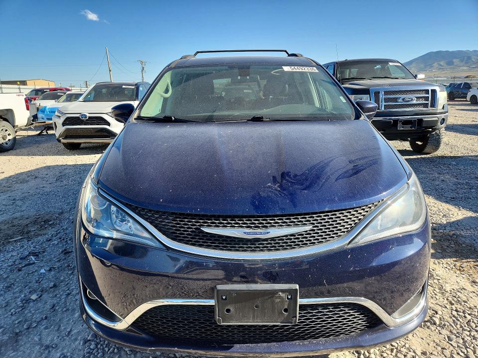 Продажа на аукционе авто 2018 Chrysler Pacifica, vin: 2C4RC1BG8JR357402, номер лота: 54492336
