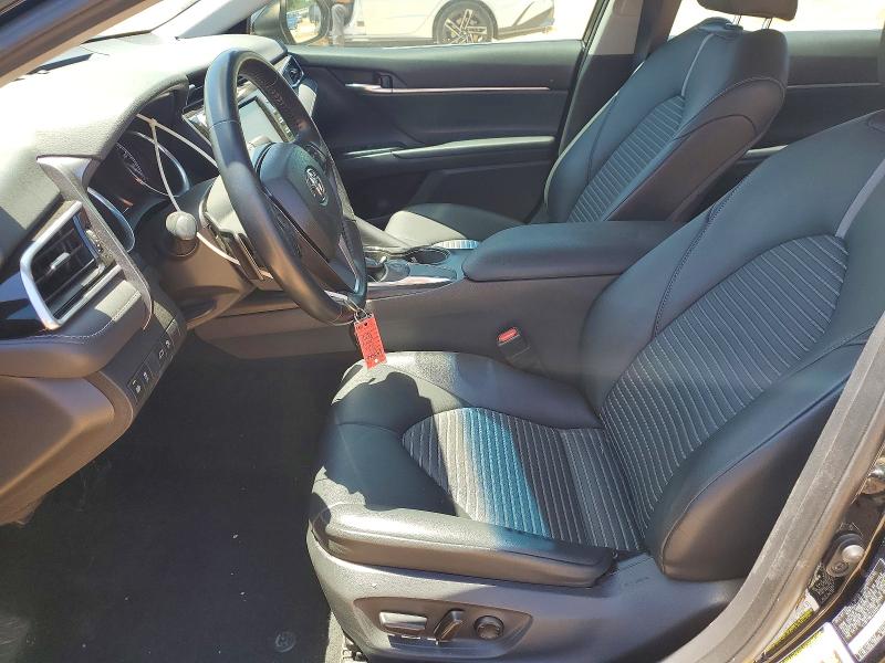 53626986 :رقم المزاد ، 4T1B11HK3JU528462 vin ، 2018 Toyota Camry مزاد بيع