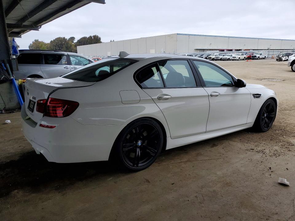 Продажа на аукционе авто 2015 Bmw M5, vin: WBSFV9C54FD594903, номер лота: 52880826