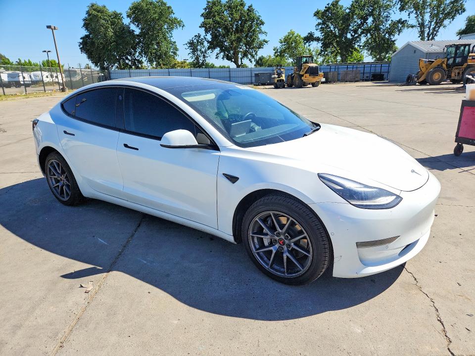 53265186 :رقم المزاد ، 5YJ3E1EA3NF112256 vin ، 2022 Tesla Model 3 مزاد بيع