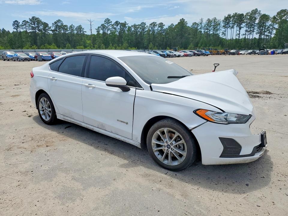 52578596 :رقم المزاد ، 3FA6P0LU3KR220875 vin ، 2019 Ford Fusion مزاد بيع