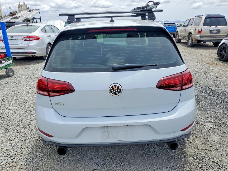 52422006 :رقم المزاد ، 3VW447AU0JM296231 vin ، 2018 Volkswagen Gti مزاد بيع