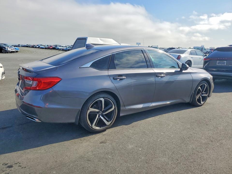 Продажа на аукционе авто 2018 Honda Accord, vin: 1HGCV2F33JA038217, номер лота: 52679466