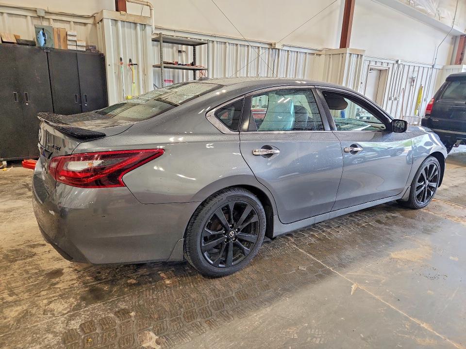 2018 Nissan Altima მანქანა იყიდება აუქციონზე, vin: 1N4AL3AP2JC221677, აუქციონის ნომერი: 53792686