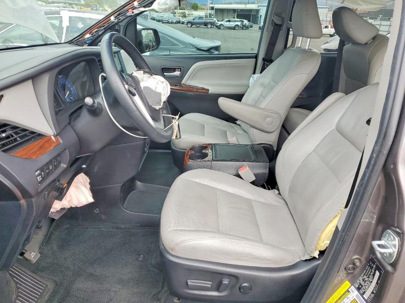 52252396 :رقم المزاد ، 5TDYK3DC5FS578216 vin ، 2015 Toyota Sienna مزاد بيع