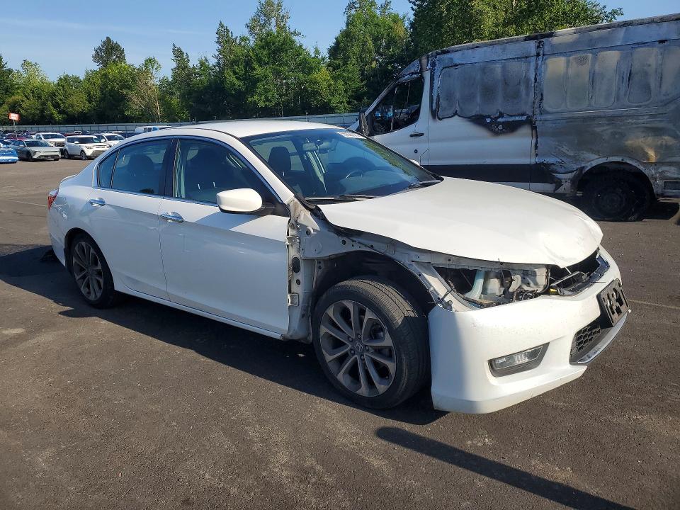 55028016 :رقم المزاد ، 1HGCR2F59FA048215 vin ، 2015 Honda Accord مزاد بيع