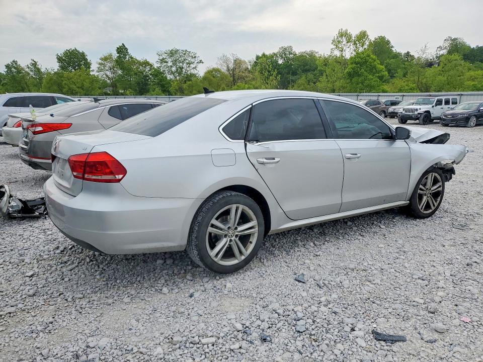 52307426 :رقم المزاد ، 1VWBP7A37EC004636 vin ، 2014 Volkswagen Passat مزاد بيع