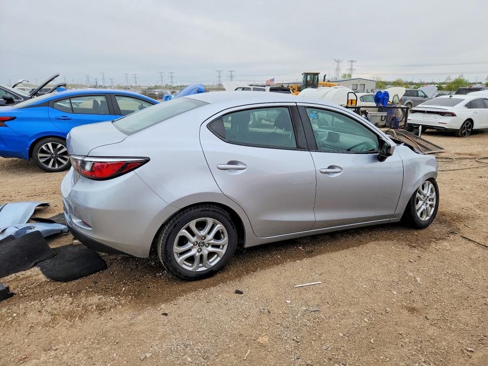 52184026 :رقم المزاد ، 3MYDLBYVXHY175489 vin ، 2017 Toyota Yaris Ia مزاد بيع