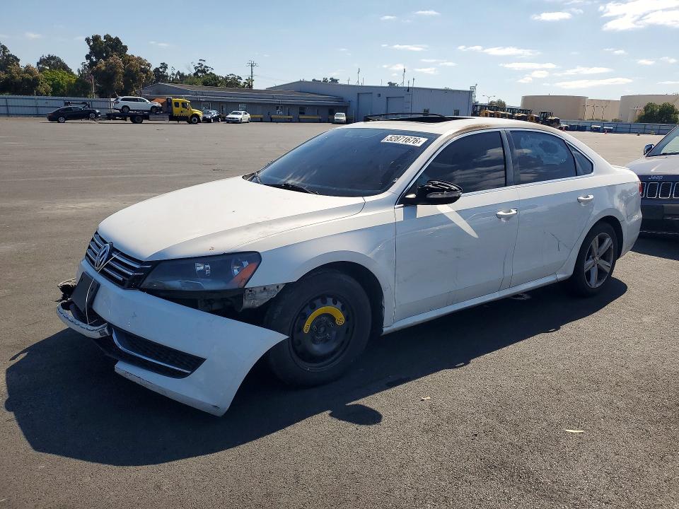 2012 Volkswagen Passat მანქანა იყიდება აუქციონზე, vin: 1VWBP7A37CC097638, აუქციონის ნომერი: 52871676