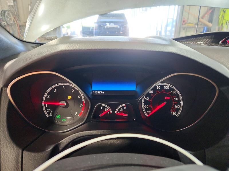 52100796 :رقم المزاد ، 1FADP3L99HL211514 vin ، 2017 Ford Focus مزاد بيع