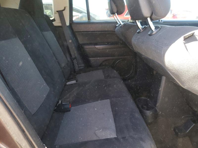 52951906 :رقم المزاد ، 1C4NJDBB6GD722729 vin ، 2016 Jeep Compass مزاد بيع