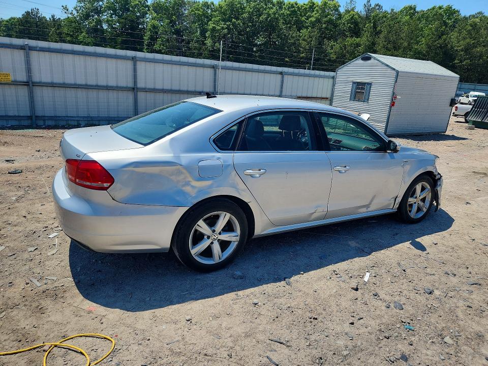 2014 Volkswagen Passat მანქანა იყიდება აუქციონზე, vin: 1VWAT7A32EC048695, აუქციონის ნომერი: 54147916