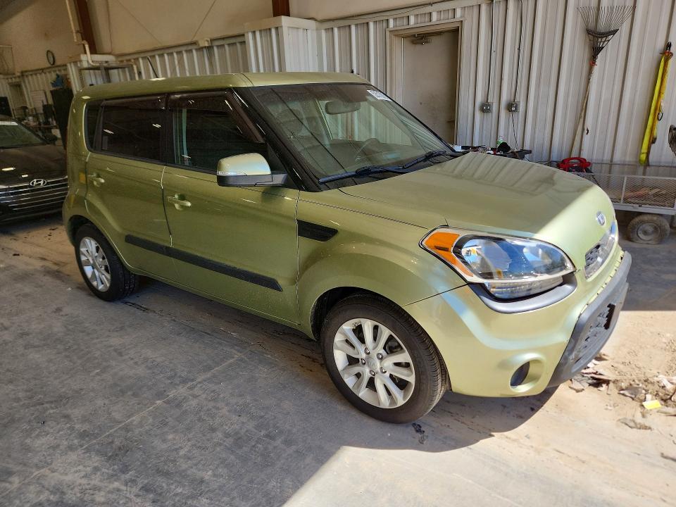 53513806 :رقم المزاد ، KNDJT2A65D7601718 vin ، 2013 Kia Soul مزاد بيع