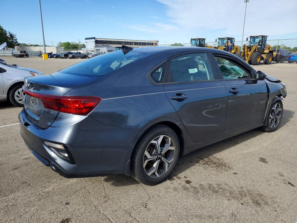 2020 Kia Forte მანქანა იყიდება აუქციონზე, vin: 3KPF24AD5LE261214, აუქციონის ნომერი: 52403486