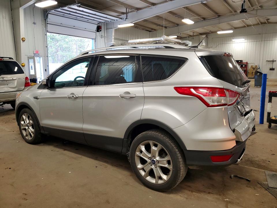 52048516 :رقم المزاد ، 1FMCU9J97FUA01940 vin ، 2015 Ford Escape مزاد بيع