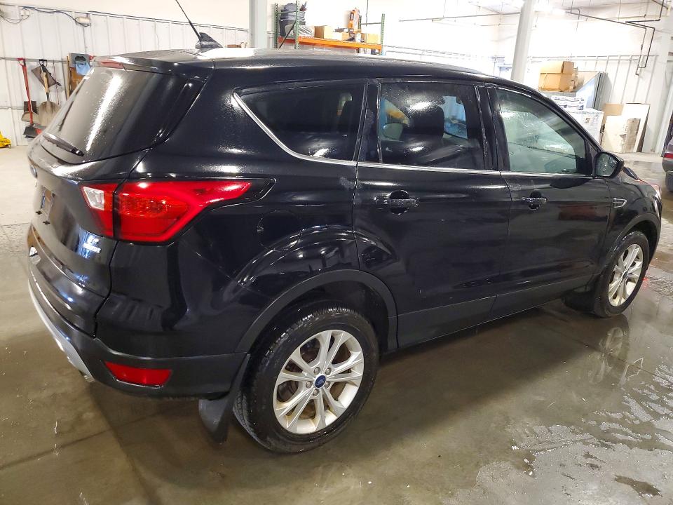 2019 Ford Escape მანქანა იყიდება აუქციონზე, vin: 1FMCU0GDXKUC26998, აუქციონის ნომერი: 51922646