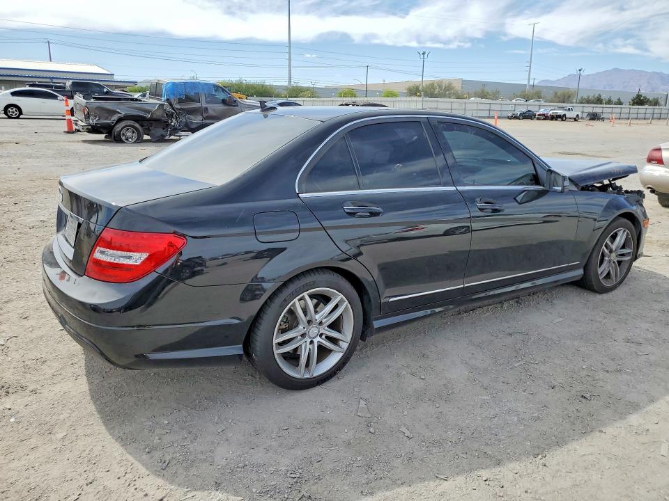 2014 Mercedes-benz C მანქანა იყიდება აუქციონზე, vin: WDDGF4HB9EA943800, აუქციონის ნომერი: 52460926