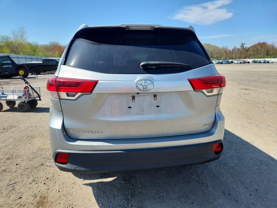 48498776 :رقم المزاد ، 5TDBZRFH3HS406511 vin ، 2017 Toyota Highlander مزاد بيع