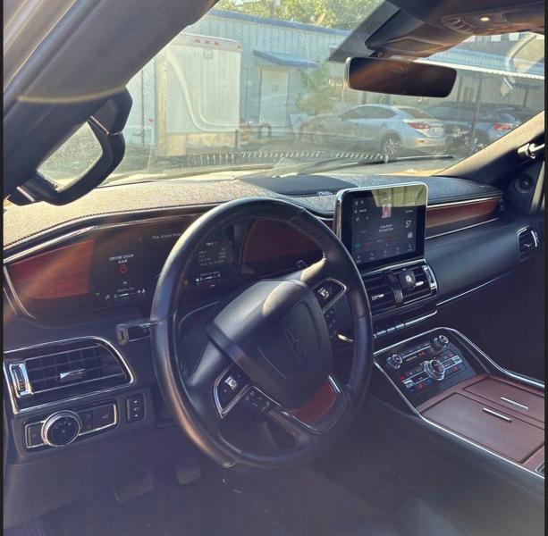 55658996 :رقم المزاد ، 5LMJJ2LT0LEL22530 vin ، 2020 Lincoln Navigator مزاد بيع