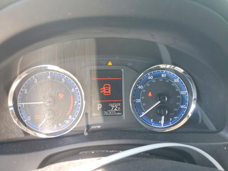 53541766 :رقم المزاد ، 2T1BURHE6JC984585 vin ، 2018 Toyota Corolla مزاد بيع