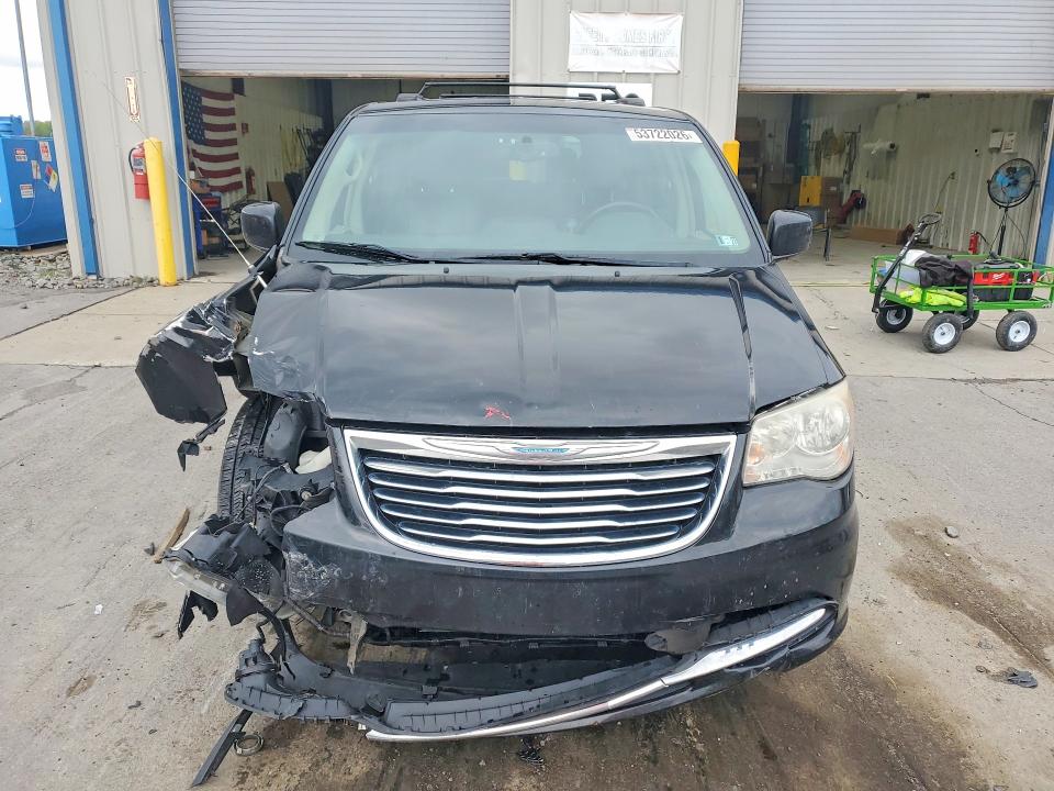 53722026 :رقم المزاد ، 2C4RC1BG3FR553836 vin ، 2015 Chrysler Town & Country مزاد بيع