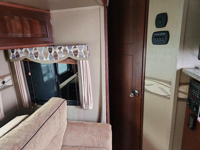 51768256 :رقم المزاد ، 4YDT32325FB451917 vin ، 2015 Keystone Rv Outback Series مزاد بيع