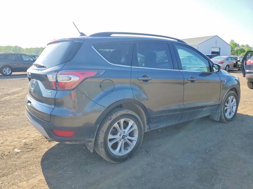 54062056 :رقم المزاد ، 1FMCU0HD9JUB39235 vin ، 2018 Ford Escape مزاد بيع