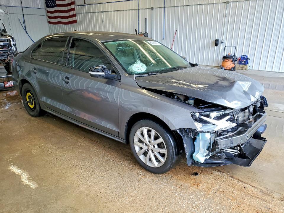 52063896 :رقم المزاد ، 3VWDZ7AJXBM347338 vin ، 2011 Volkswagen Jetta مزاد بيع