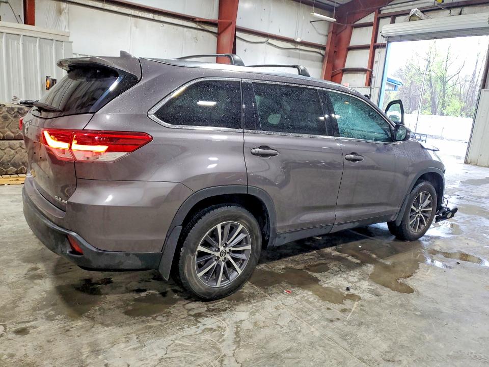2019 Toyota Highlander მანქანა იყიდება აუქციონზე, vin: 5TDJZRFH0KS578756, აუქციონის ნომერი: 51846066