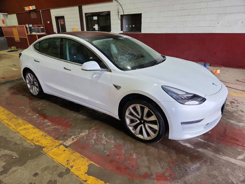 Продаж на аукціоні авто 2018 Tesla Model 3, vin: 5YJ3E1EA1JF126506, номер лоту: 54897176
