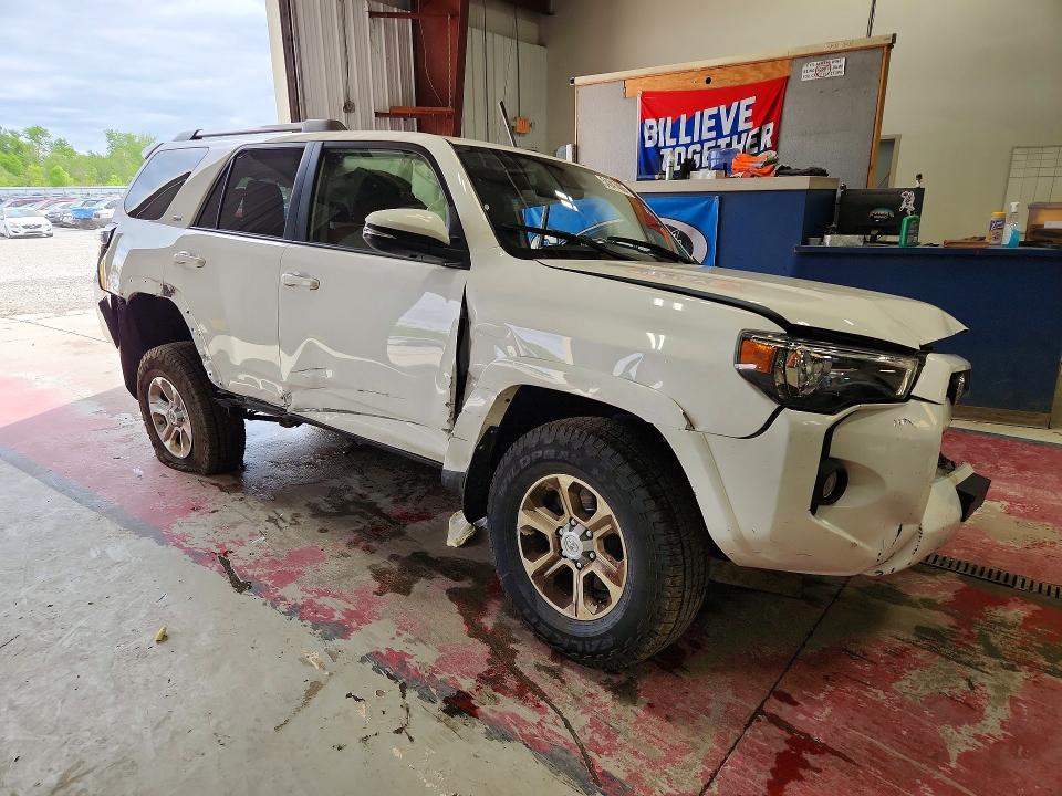 2020 Toyota 4runner მანქანა იყიდება აუქციონზე, vin: JTEBU5JR1L5757497, აუქციონის ნომერი: 54347406