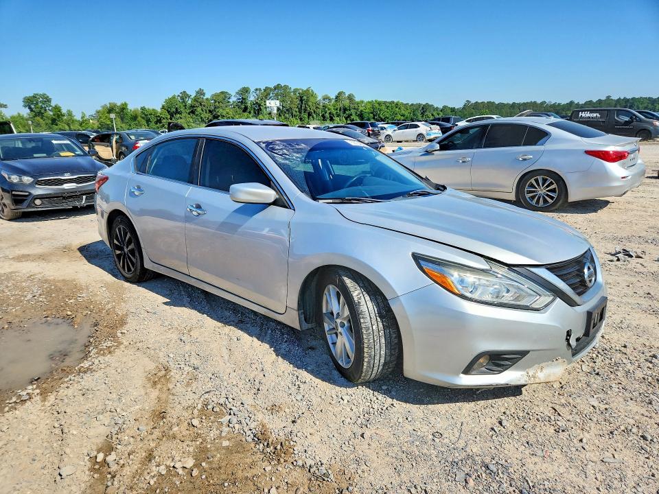 53134826 :رقم المزاد ، 1N4AL3AP3JC243672 vin ، 2018 Nissan Altima مزاد بيع