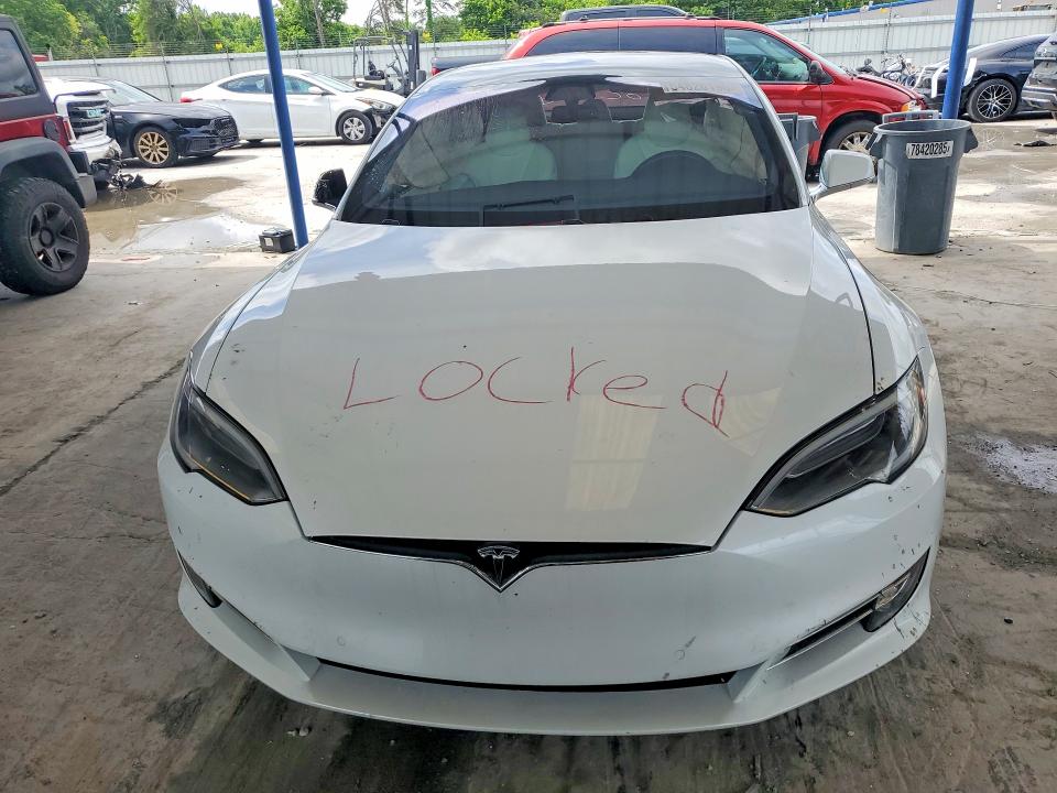 2018 Tesla Model S მანქანა იყიდება აუქციონზე, vin: 5YJSA1E40JF251918, აუქციონის ნომერი: 54820196