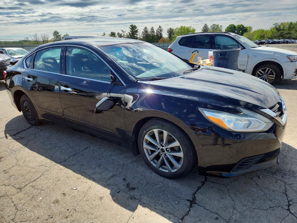 Продаж на аукціоні авто 2017 Nissan Altima, vin: 1N4AL3AP2HN330557, номер лоту: 52772566