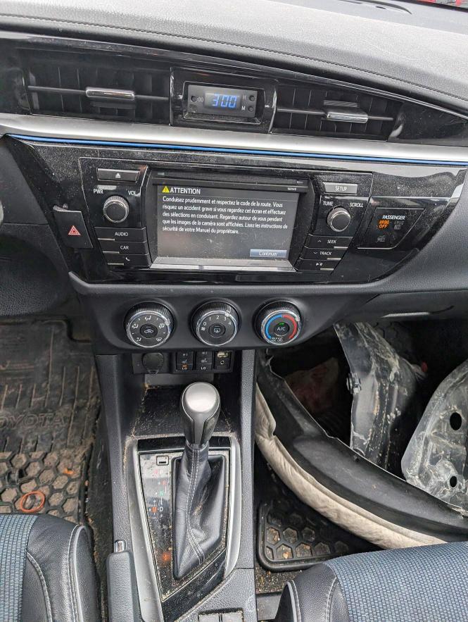 2015 Toyota Corolla მანქანა იყიდება აუქციონზე, vin: 2T1BURHE0FC402875, აუქციონის ნომერი: 51588906