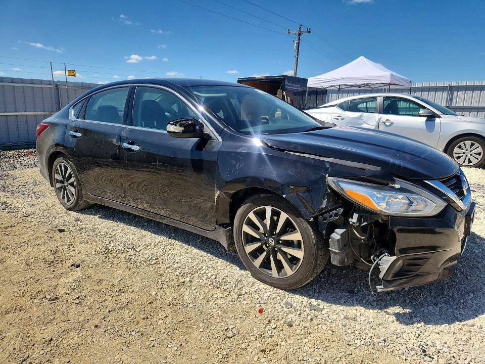 Продаж на аукціоні авто 2018 Nissan Altima, vin: 1N4AL3AP5JC230485, номер лоту: 52927136
