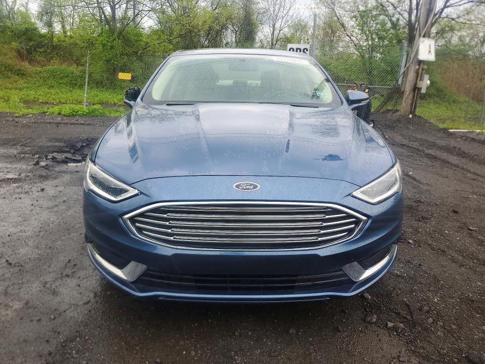 52724076 :رقم المزاد ، 3FA6P0PU2JR196254 vin ، 2018 Ford Fusion مزاد بيع