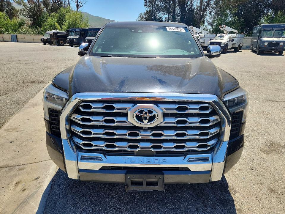 Продажа на аукционе авто 2022 Toyota Tundra, vin: 5TFMA5DB8NX016100, номер лота: 54432406