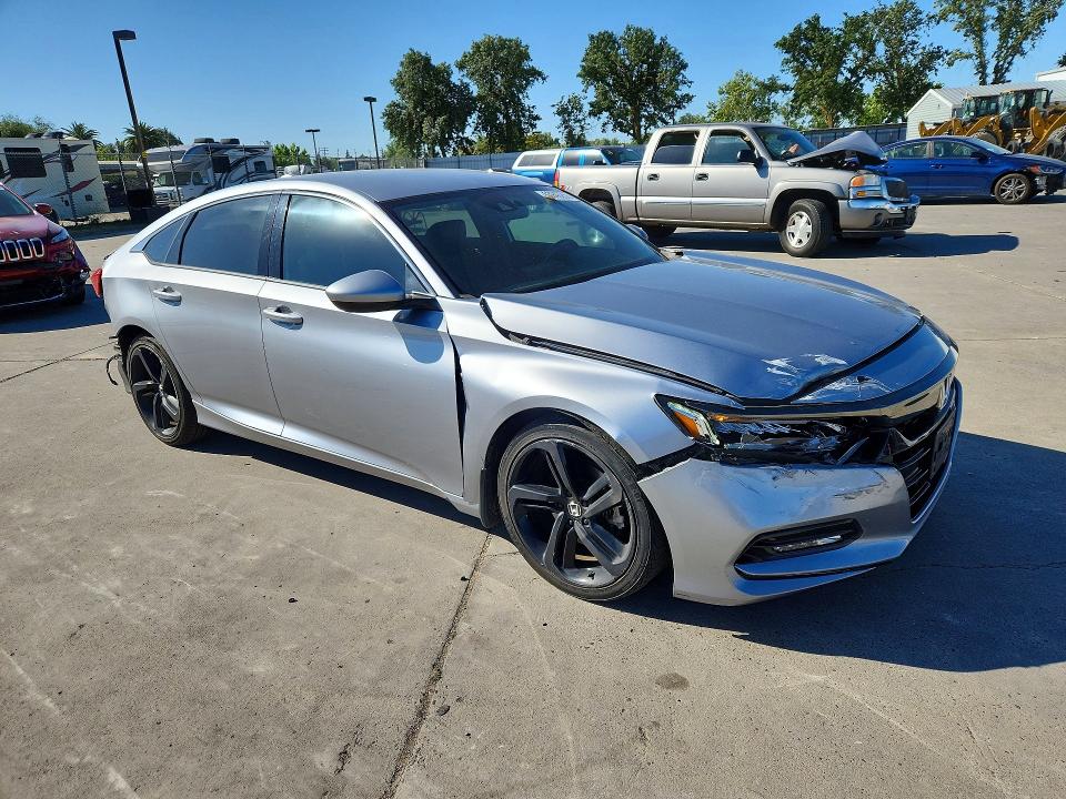 53943256 :رقم المزاد ، 1HGCV1F34JA244981 vin ، 2018 Honda Accord مزاد بيع