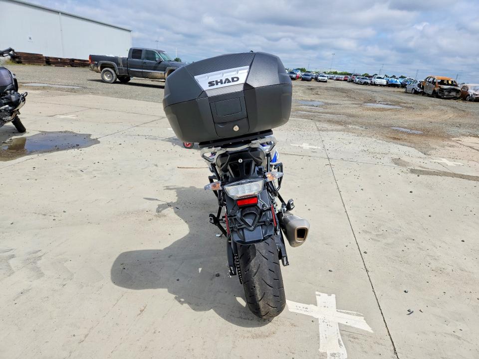 Auction sale of the 2018 Bmw S 1000, vin: WB10D1306JZ463664, lot number: 52231636