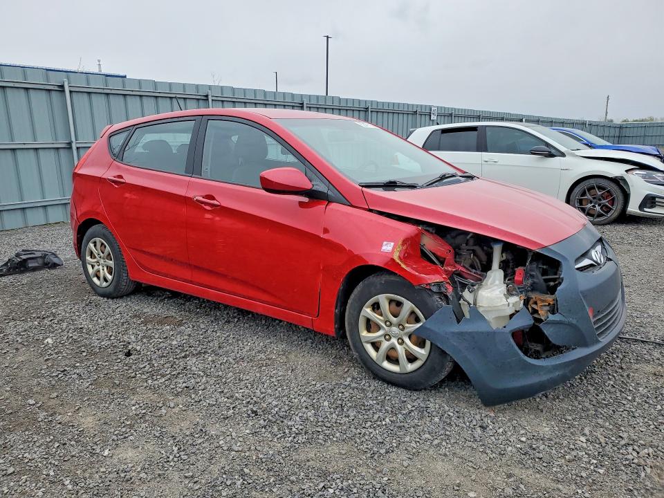 52471156 :رقم المزاد ، KMHCT5AE9DU123169 vin ، 2013 Hyundai Accent مزاد بيع