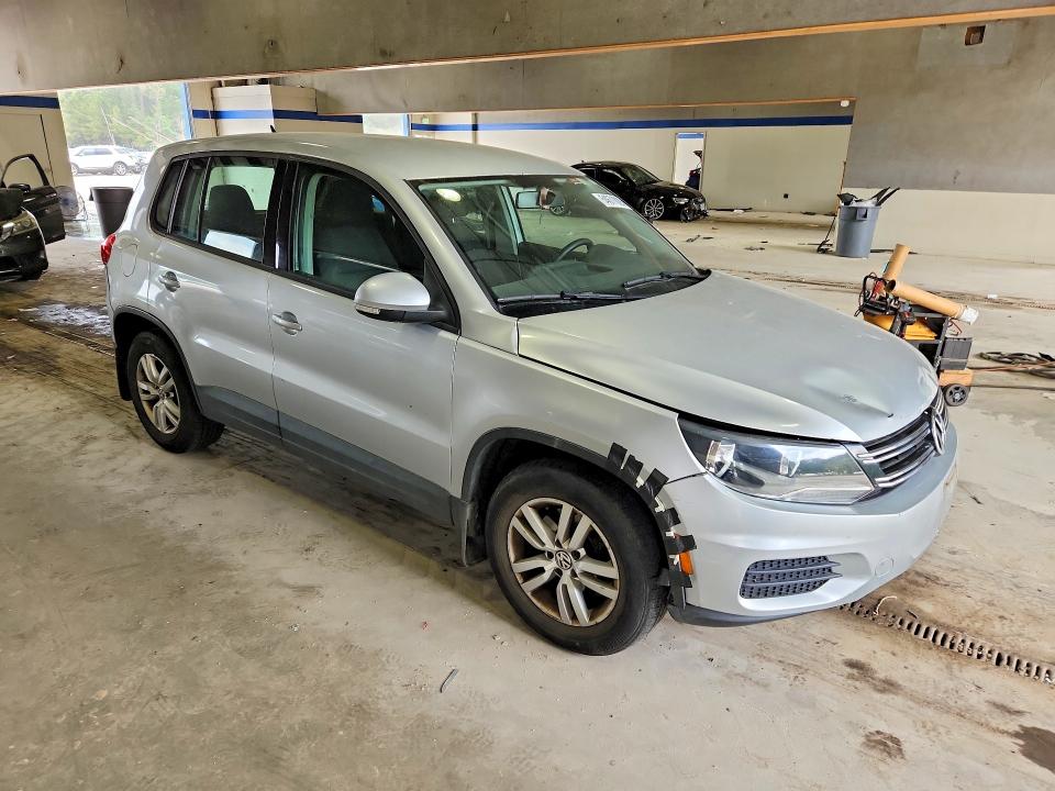 54671026 :رقم المزاد ، WVGBV3AX4DW565728 vin ، 2013 Volkswagen Tiguan مزاد بيع