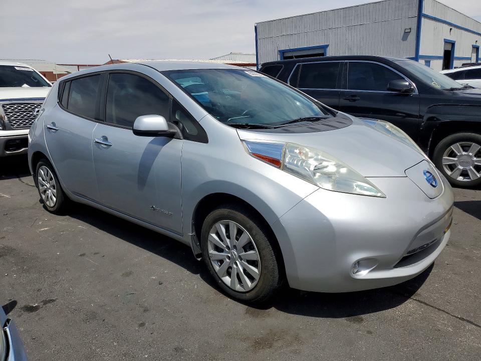 2015 Nissan Leaf მანქანა იყიდება აუქციონზე, vin: 1N4AZ0CP1FC326700, აუქციონის ნომერი: 52370916