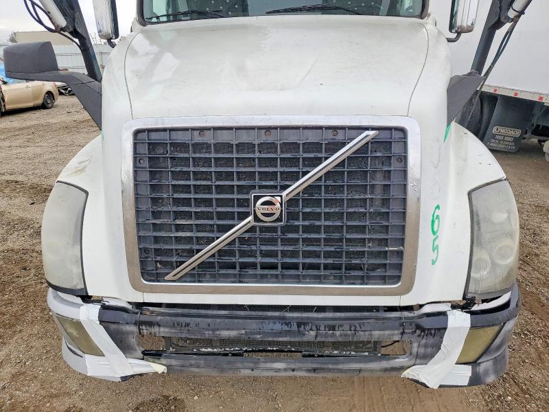 2011 Volvo Vn მანქანა იყიდება აუქციონზე, vin: 4V4NC9EG7BN293851, აუქციონის ნომერი: 53843386