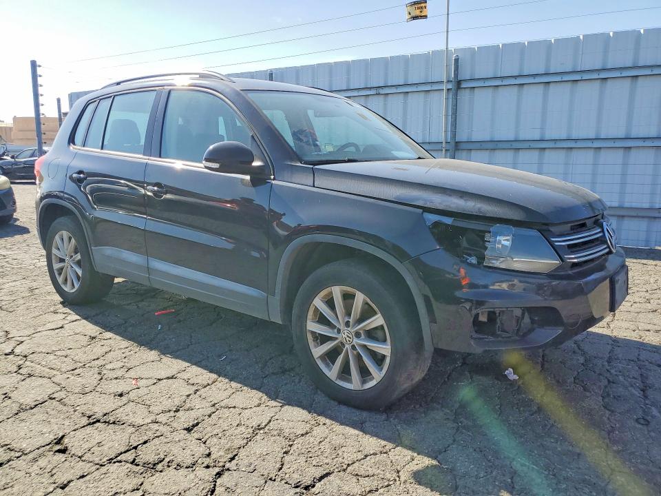 Продажа на аукционе авто 2017 Volkswagen Tiguan, vin: WVGAV7AXXHK041967, номер лота: 53641546