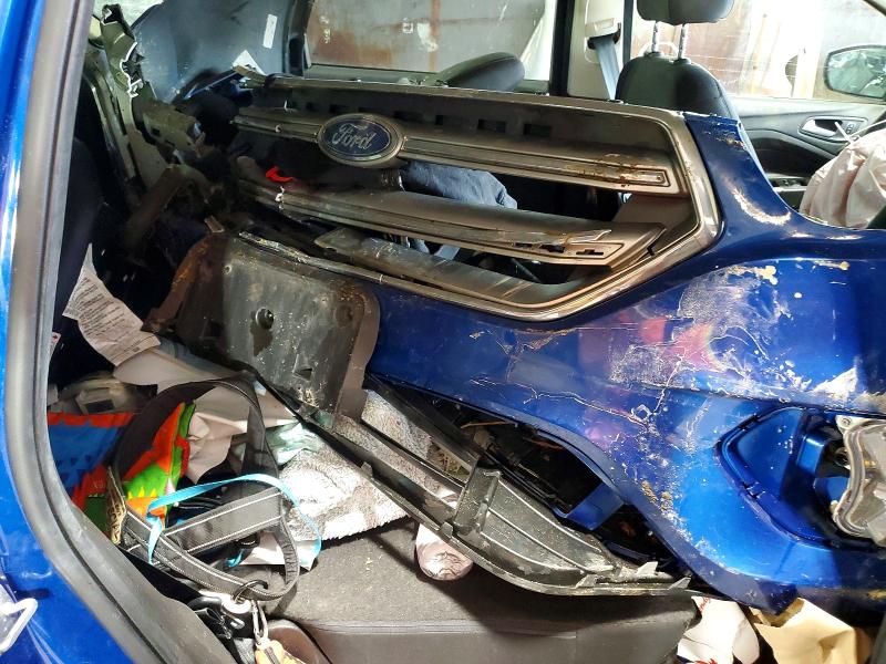 Продажа на аукционе авто 2017 Ford Escape, vin: 1FMCU9GD7HUA56970, номер лота: 51832866