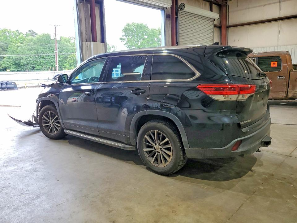 Продаж на аукціоні авто 2018 Toyota Highlander, vin: 5TDKZRFH7JS544221, номер лоту: 52495516