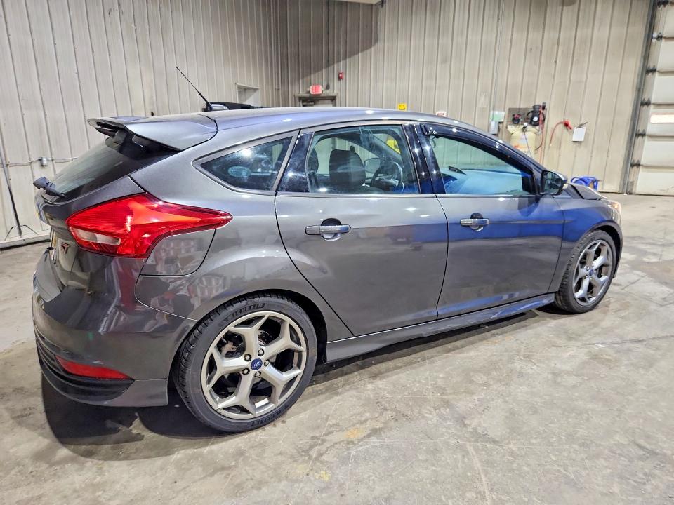 53993986 :رقم المزاد ، 1FADP3L92FL353104 vin ، 2015 Ford Focus مزاد بيع
